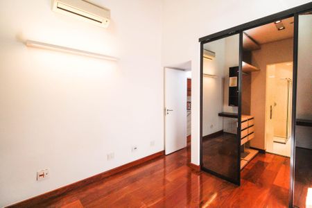 Casa à venda com 284m², 3 quartos e 4 vagas Casa à venda com 284m², 3 quartos e 4 vagasQuarto 3