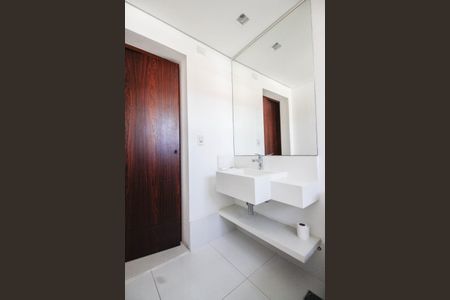 Casa à venda com 284m², 3 quartos e 4 vagas Casa à venda com 284m², 3 quartos e 4 vagasBanheiro 1