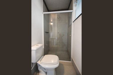 Casa à venda com 284m², 3 quartos e 4 vagas Casa à venda com 284m², 3 quartos e 4 vagasBanheiro de serviço 2