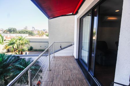 Casa à venda com 284m², 3 quartos e 4 vagas Casa à venda com 284m², 3 quartos e 4 vagasVaranda