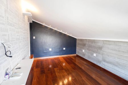 Casa à venda com 284m², 3 quartos e 4 vagas Casa à venda com 284m², 3 quartos e 4 vagasQuarto 2