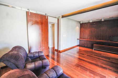 Casa à venda com 284m², 3 quartos e 4 vagas Casa à venda com 284m², 3 quartos e 4 vagasQuarto 1