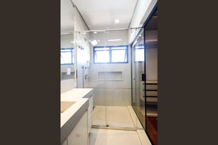 Casa à venda com 284m², 3 quartos e 4 vagas Casa à venda com 284m², 3 quartos e 4 vagasBanheiro 2