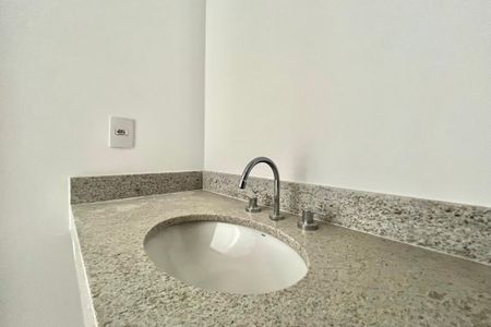 Apartamento à venda com 93m², 3 quartos e 2 vagas Apartamento à venda com 93m², 3 quartos e 2 vagasBanheiro Corredor