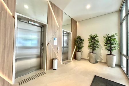 Apartamento à venda com 93m², 3 quartos e 2 vagas Apartamento à venda com 93m², 3 quartos e 2 vagasHall social