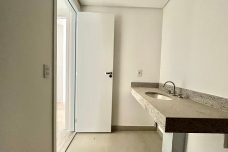 Apartamento à venda com 93m², 3 quartos e 2 vagas Apartamento à venda com 93m², 3 quartos e 2 vagasBanheiro Corredor