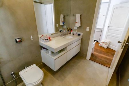 Casa de condomínio à venda com 510m², 4 quartos e 4 vagasBanheiro da Suíte 2