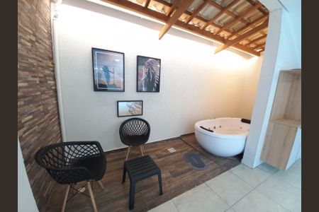 Casa para alugar com 103m², 2 quartos e 1 vaga Casa para alugar com 103m², 2 quartos e 1 vagaGaragem