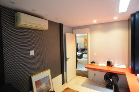 Apartamento à venda com 366m², 5 quartos e 4 vagasQuarto 1