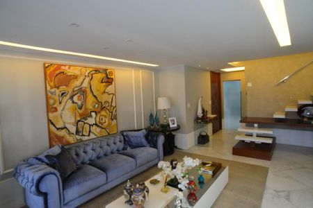 Apartamento à venda com 366m², 5 quartos e 4 vagasSala