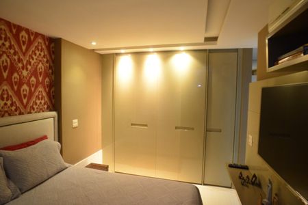 Apartamento à venda com 366m², 5 quartos e 4 vagasSuíte 2