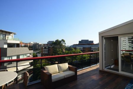 Apartamento à venda com 366m², 5 quartos e 4 vagasTerraço com Piscina