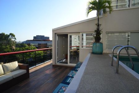 Apartamento à venda com 366m², 5 quartos e 4 vagasTerraço com Piscina