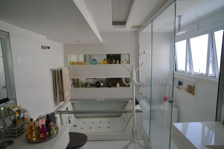 Apartamento à venda com 366m², 5 quartos e 4 vagasBanheiro da Suíte 3