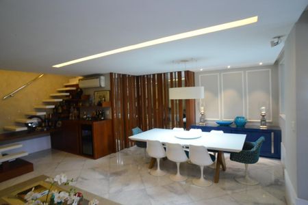 Apartamento à venda com 366m², 5 quartos e 4 vagasSala