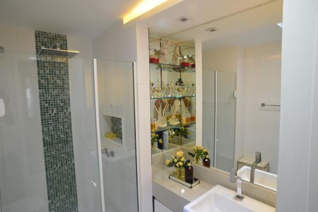 Apartamento à venda com 366m², 5 quartos e 4 vagasBanheiro da Suíte 1