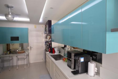 Apartamento à venda com 366m², 5 quartos e 4 vagasCozinha