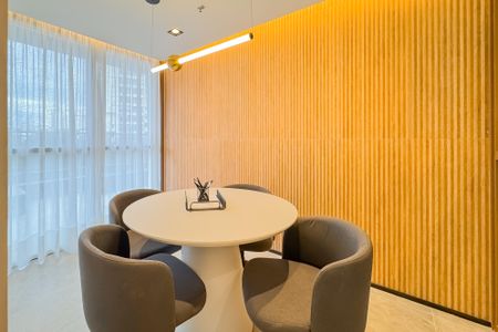 Studio à venda com 25m², 1 quarto e sem vagaCoworking e Salas de Reunião 