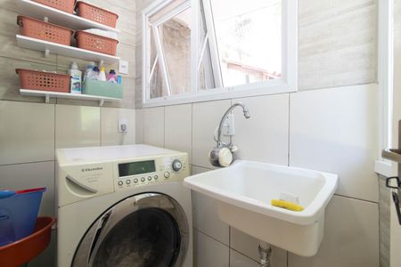 Casa à venda com 163m², 2 quartos e 1 vagaÁrea de Serviço