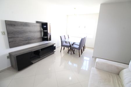 Apartamento para alugar com 74m², 3 quartos e 1 vagaSala