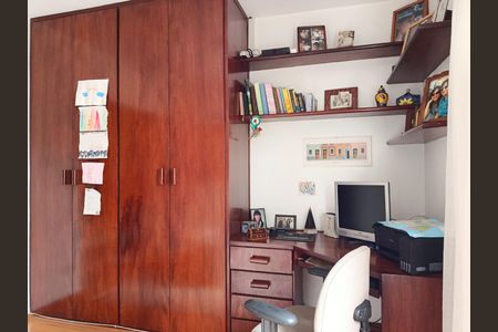 Casa à venda com 190m², 3 quartos e 2 vagasSuíte