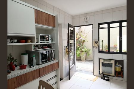 Casa à venda com 190m², 3 quartos e 2 vagasCozinha