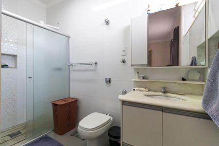 Casa à venda com 160m², 3 quartos e 4 vagas Casa à venda com 160m², 3 quartos e 4 vagasBanheiro da suíte