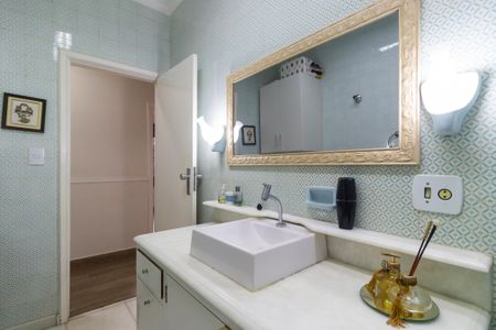 Casa à venda com 160m², 3 quartos e 4 vagas Casa à venda com 160m², 3 quartos e 4 vagasBanheiro social