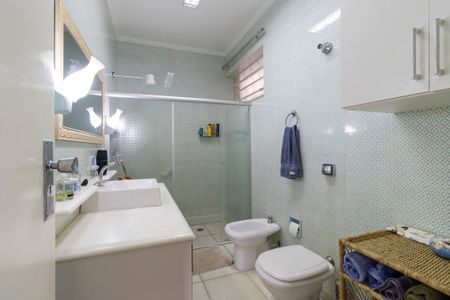 Casa à venda com 160m², 3 quartos e 4 vagas Casa à venda com 160m², 3 quartos e 4 vagasBanheiro social