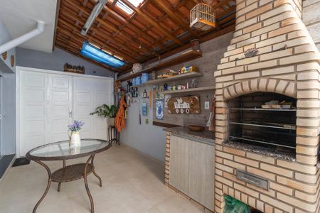 Casa à venda com 160m², 3 quartos e 4 vagas Casa à venda com 160m², 3 quartos e 4 vagasÁrea Externa