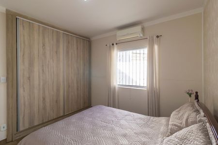 Casa à venda com 160m², 3 quartos e 4 vagas Casa à venda com 160m², 3 quartos e 4 vagasQuarto 1