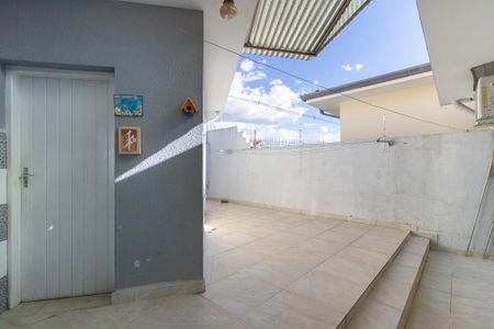 Casa à venda com 160m², 3 quartos e 4 vagas Casa à venda com 160m², 3 quartos e 4 vagasÁrea Externa