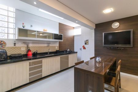 Casa à venda com 160m², 3 quartos e 4 vagas Casa à venda com 160m², 3 quartos e 4 vagasCozinha