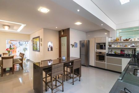 Casa à venda com 160m², 3 quartos e 4 vagas Casa à venda com 160m², 3 quartos e 4 vagasCozinha