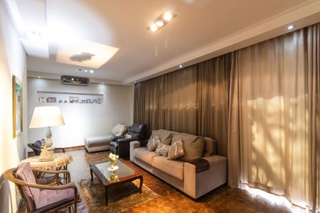 Casa à venda com 160m², 3 quartos e 4 vagas Casa à venda com 160m², 3 quartos e 4 vagasSala