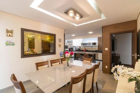 Casa à venda com 160m², 3 quartos e 4 vagas Casa à venda com 160m², 3 quartos e 4 vagasSala de jantar