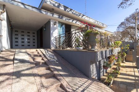 Casa à venda com 160m², 3 quartos e 4 vagas Casa à venda com 160m², 3 quartos e 4 vagasÁrea Externa