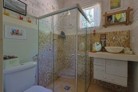 Casa de condomínio à venda com 230m², 3 quartos e 2 vagas Casa de condomínio à venda com 230m², 3 quartos e 2 vagasBanheiro Social