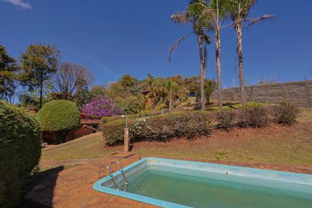 Casa de condomínio à venda com 230m², 3 quartos e 2 vagas Casa de condomínio à venda com 230m², 3 quartos e 2 vagasÁrea Externa