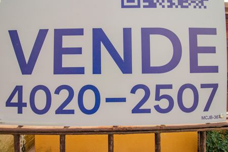 Casa à venda com 250m², 3 quartos e 1 vagaPlaquinha