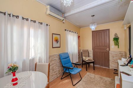 Sala de casa à venda com 3 quartos, 250m² em Jardim Itu, Porto Alegre