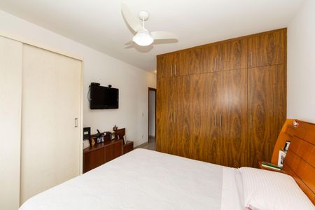 Casa à venda com 520m², 3 quartos e 3 vagasSuíte