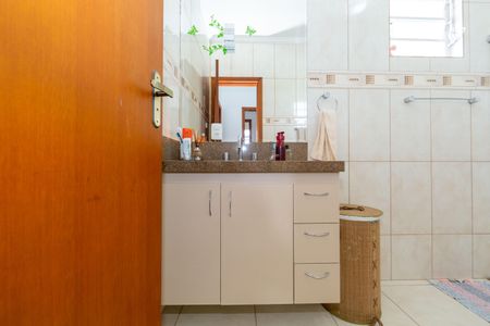 Casa à venda com 520m², 3 quartos e 3 vagasBanheiro 