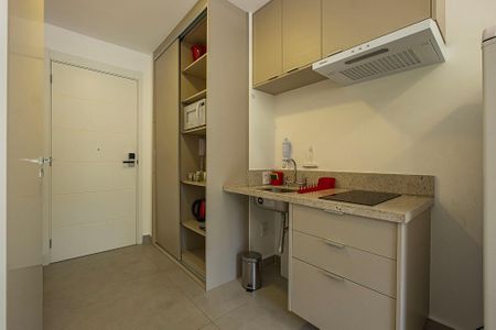 Cozinha de kitnet/studio para alugar com 1 quarto, 28m² em Pinheiros, São Paulo