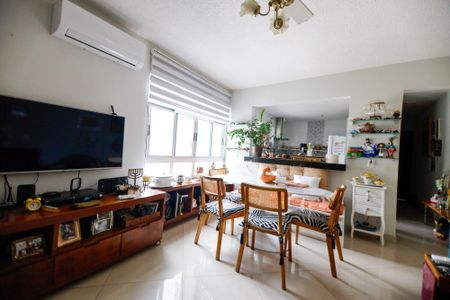 Apartamento à venda com 110m², 3 quartos e 2 vagasSala