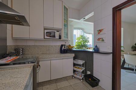 Apartamento à venda com 220m², 4 quartos e 2 vagasCozinha
