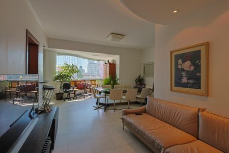 Apartamento à venda com 220m², 4 quartos e 2 vagasSala