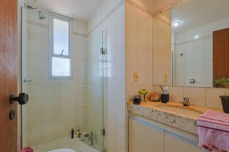 Apartamento à venda com 220m², 4 quartos e 2 vagasBanheiro