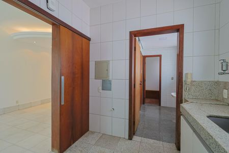 Apartamento à venda com 220m², 5 quartos e 2 vagas