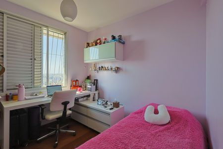 Apartamento à venda com 220m², 4 quartos e 2 vagasQuarto 2